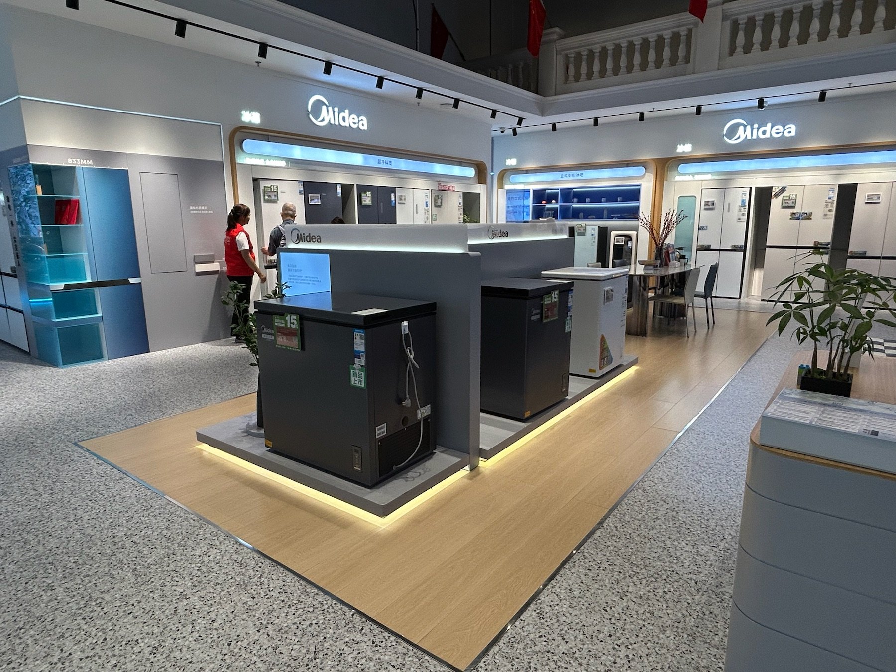 Midea Home Appliance Store project gallery image 4 by REYI